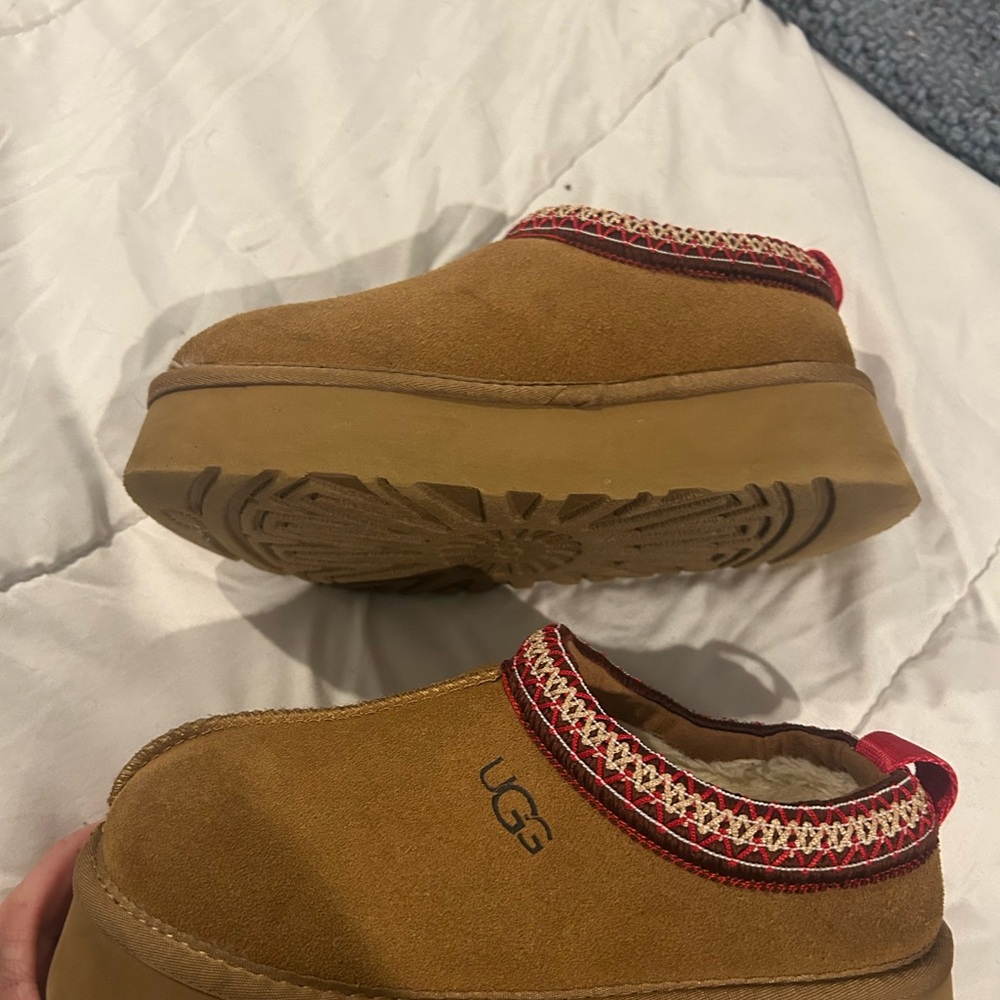 UGG Tazz Chestnut Slip-On Shoes with Red Trim